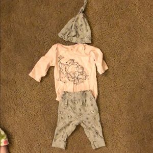 2 outfits with 2 set of pants